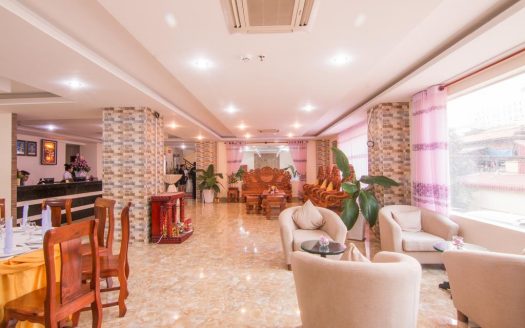 Olympic : 400m fromTuol Sleng Genocide Museum