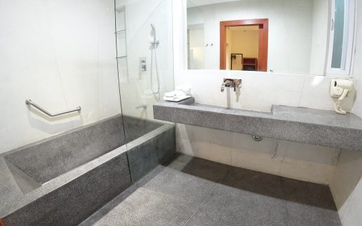 (English) cozy hotel great location in BKK1